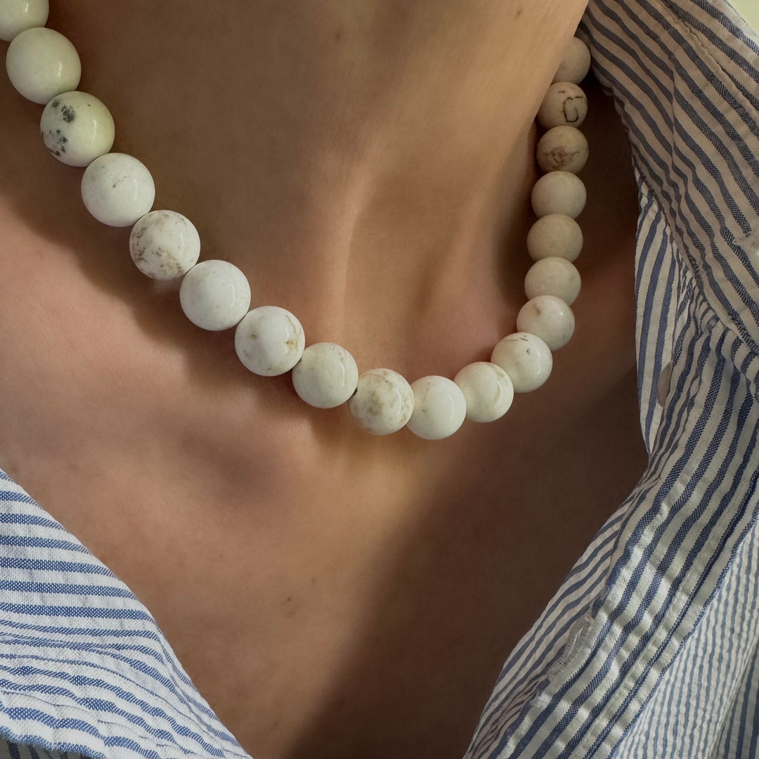 White Balls necklace