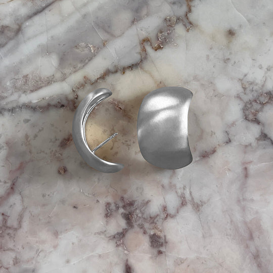 Chunky earrings in matte silver