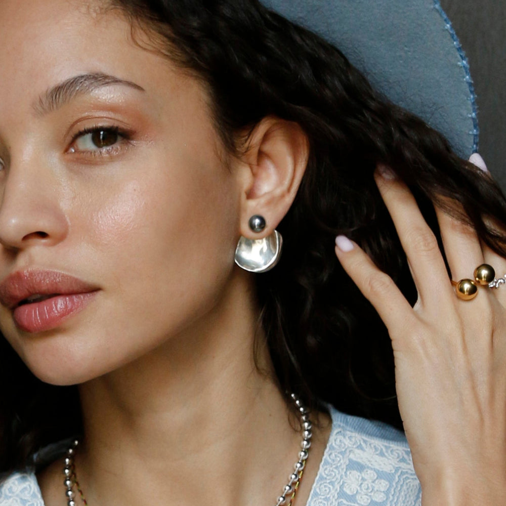 Silver earrings with pearl – double-sided Twins