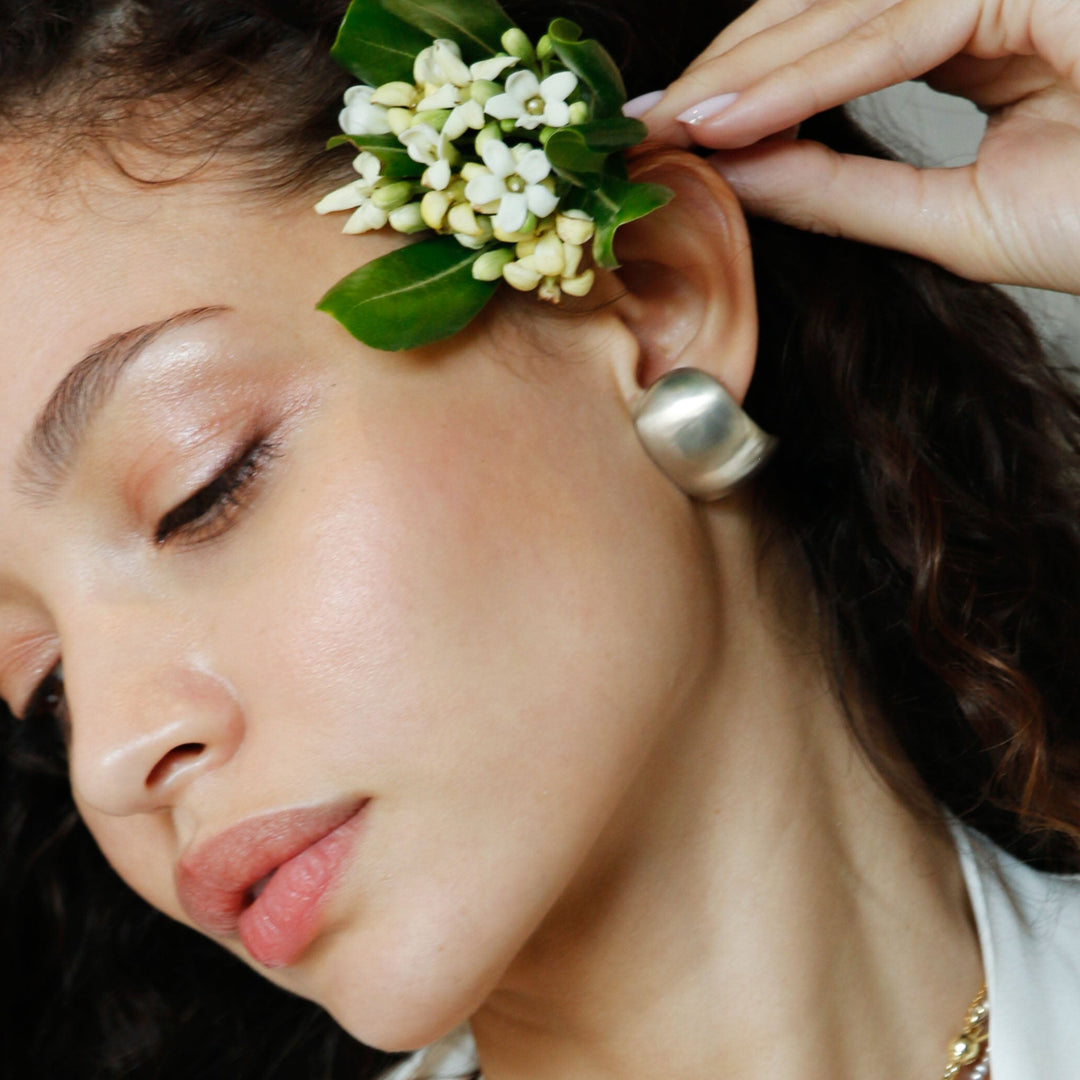 Chunky earrings in matte silver