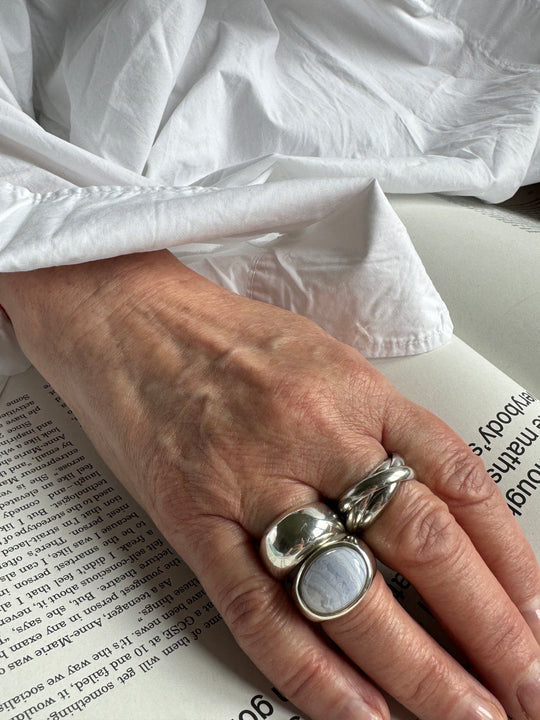 Grand Bleu signet ring