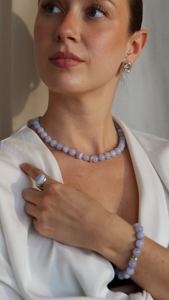 Srebrna bransoletka z Chalcedonu z supełkami