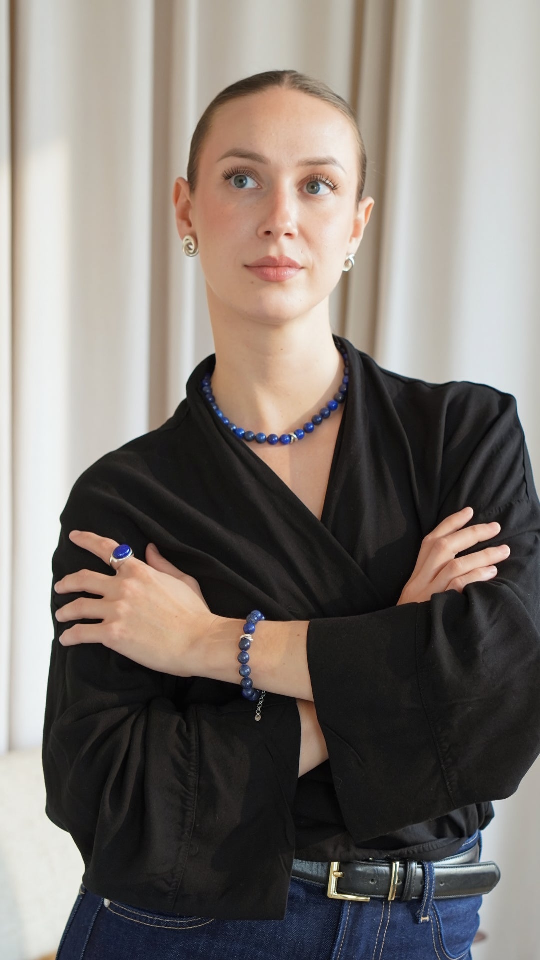 Srebrna bransoletka z Lapis Lazuli z supełkami