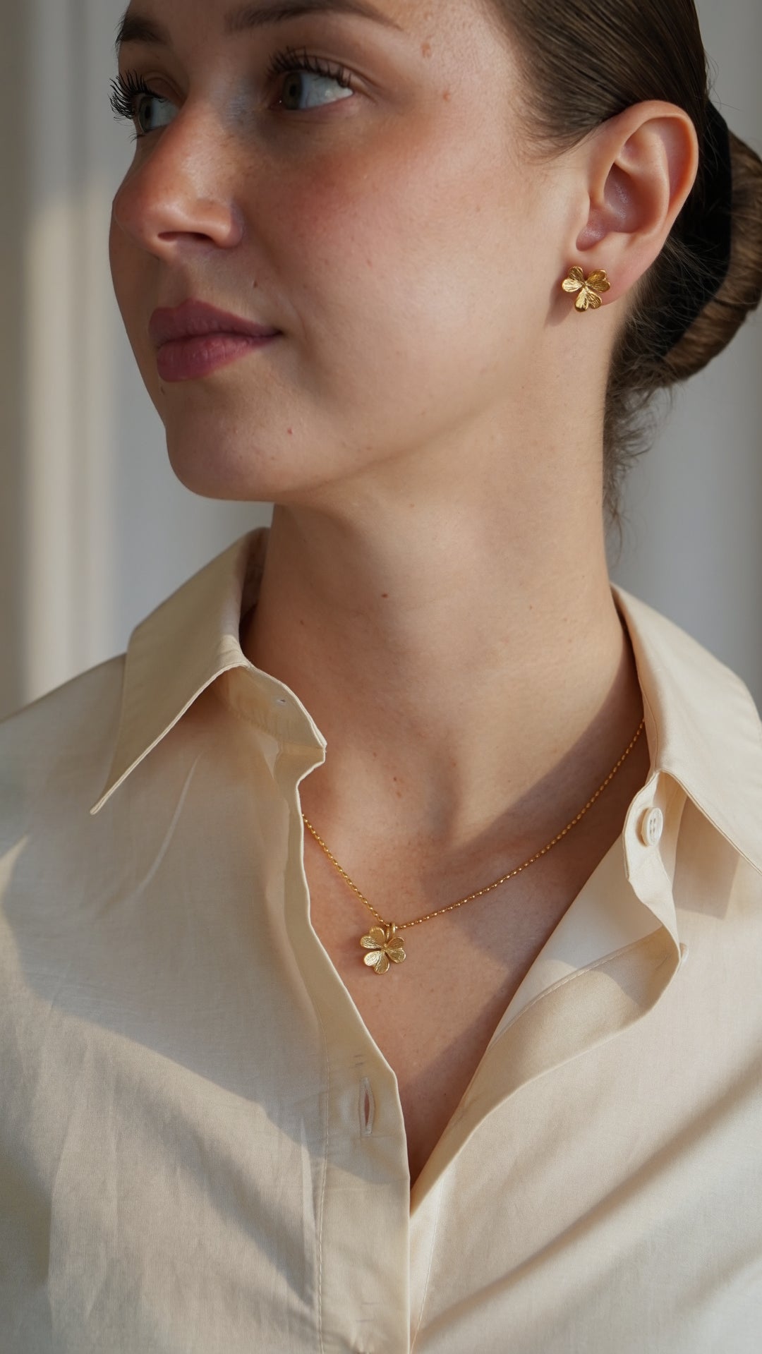 Gold-plated silver three-leaf clover necklace