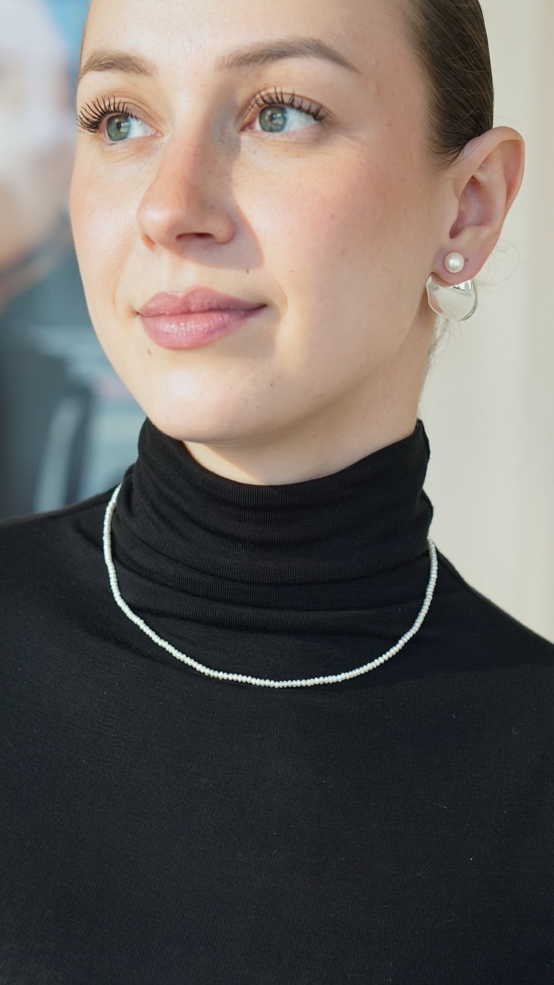 Necklace of small pearls
