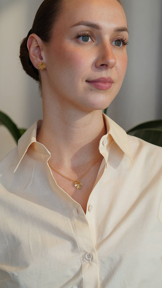Gold-plated silver three-leaf clover necklace